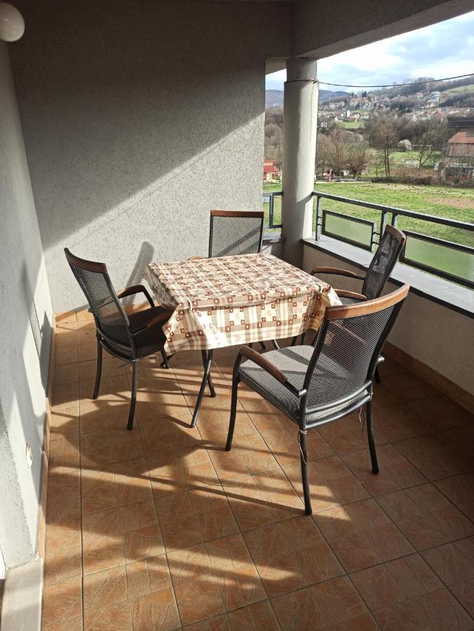 Apartman Ellye Lukavica Екстериор снимка