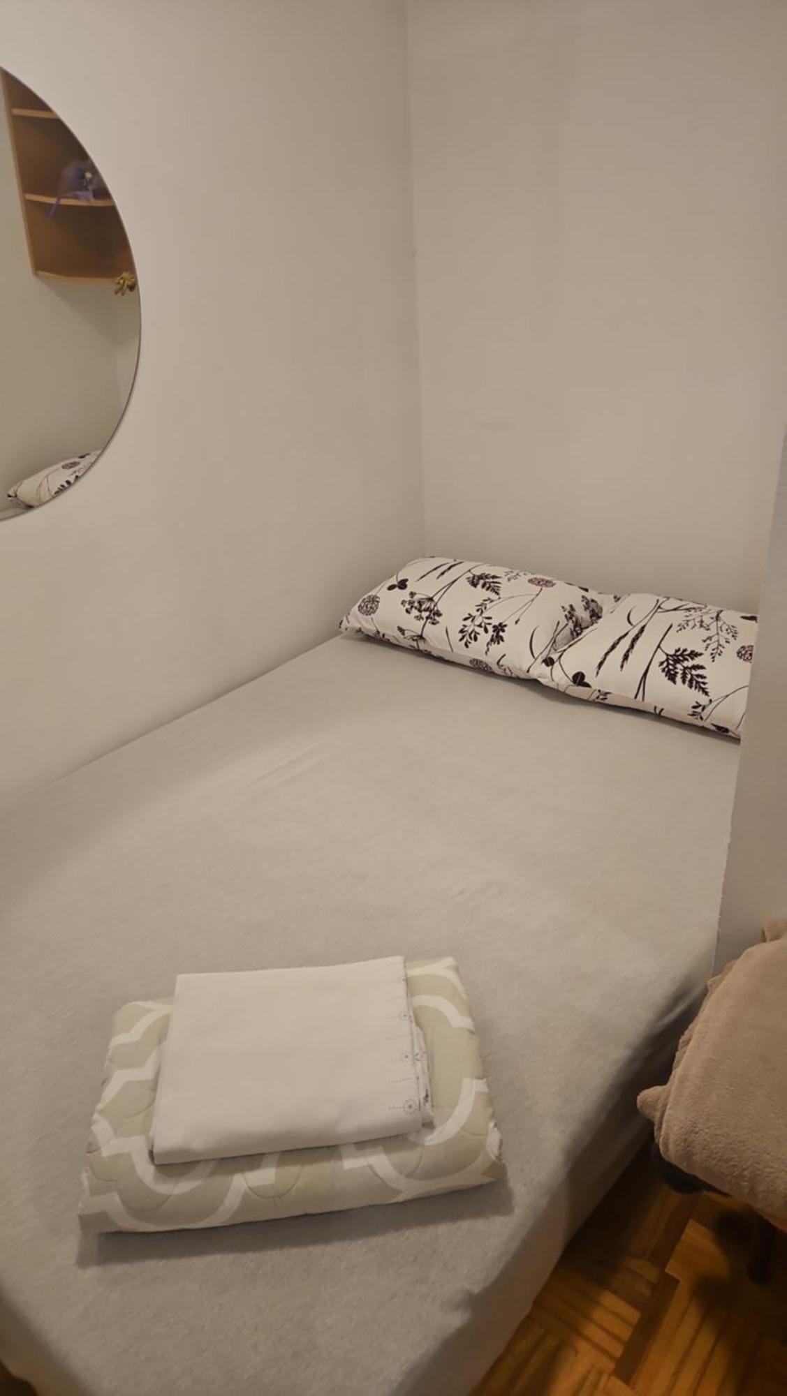 Apartman Ellye Lukavica Екстериор снимка