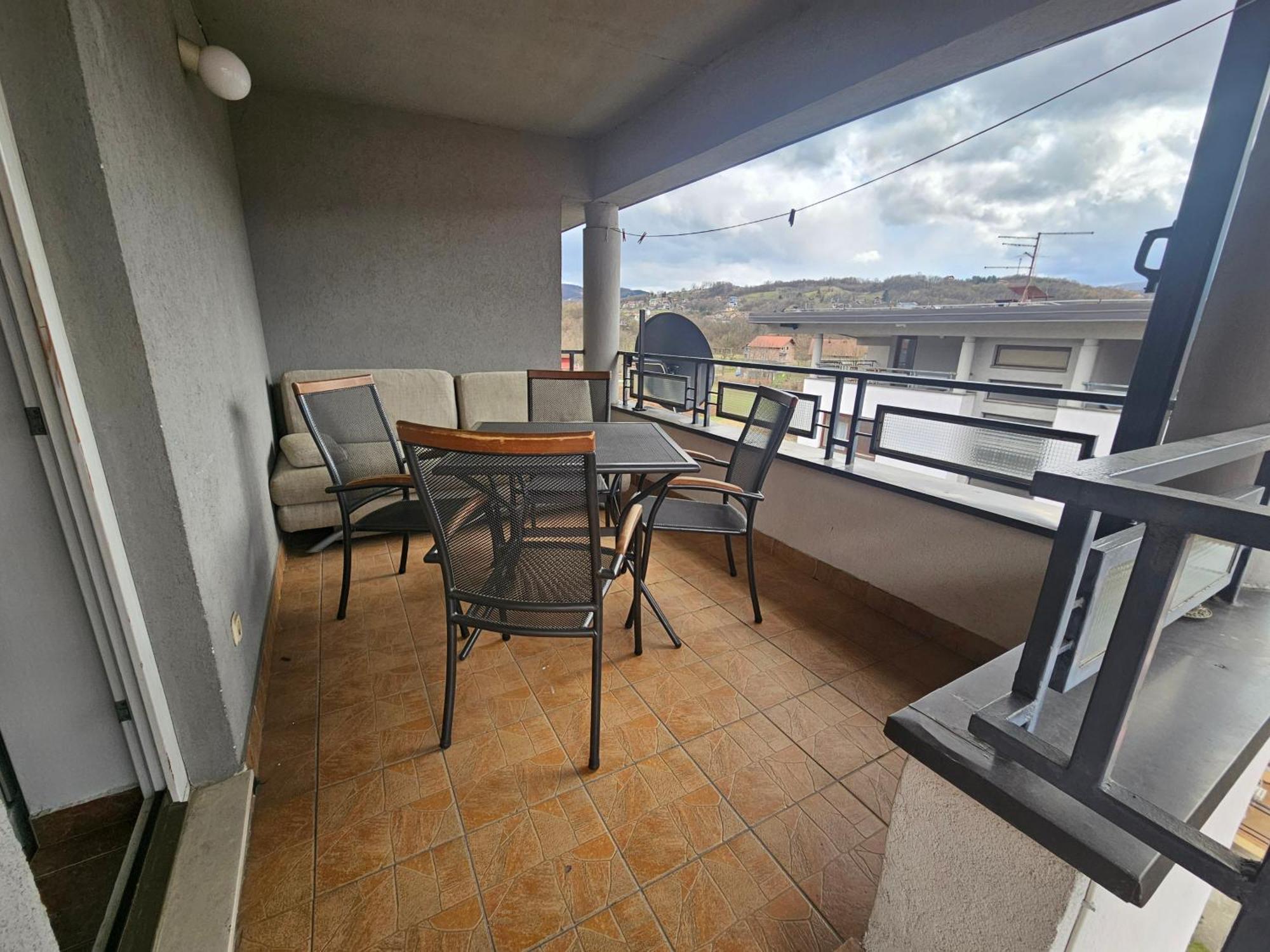 Apartman Ellye Lukavica Екстериор снимка